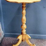 1011 2210 PEDESTAL TABLE